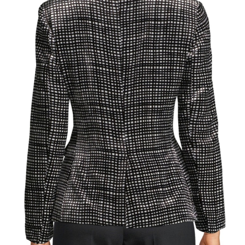 Blazer - Picture 2 of 5